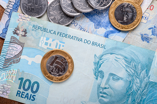 Leia mais sobre o artigo Brasil salta duas posições e se torna a nona economia do mundo em 2023
