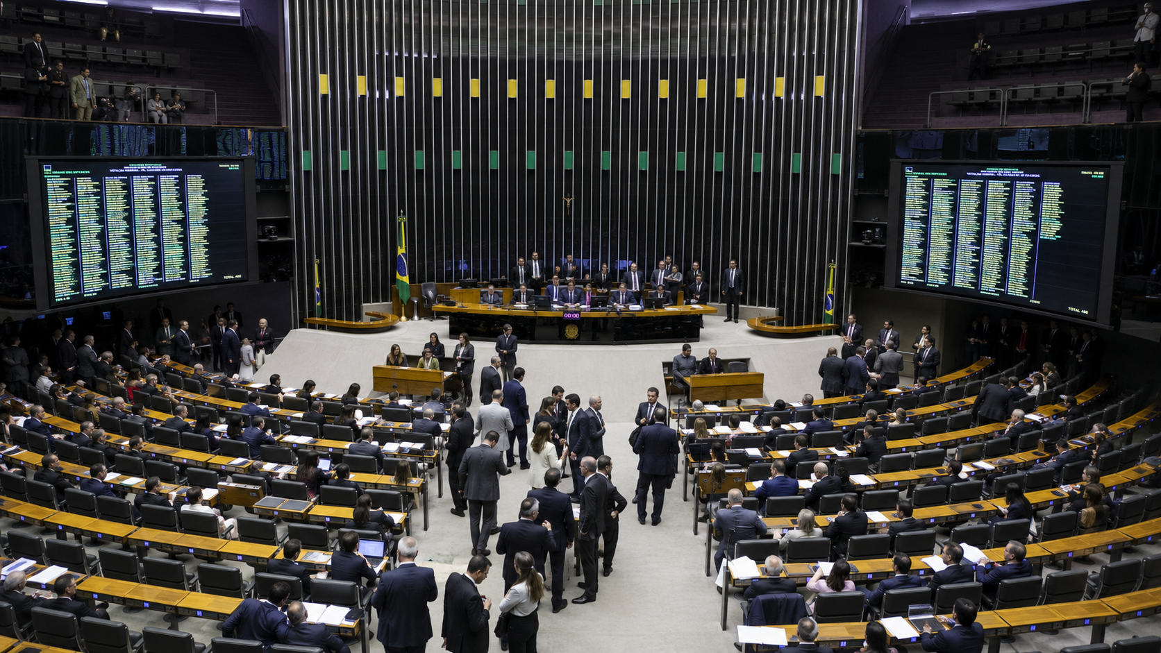 Plenário do Congresso Nacional durante sessão de votação da reforma tributária, dezembro de 2023